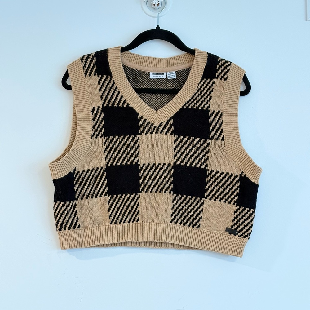 Noisy May Black and Tan Knit Vest